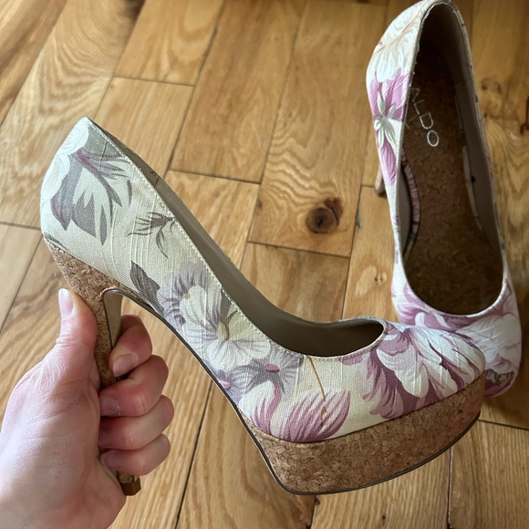 Aldo Floral Heels - Picture 2 of 5